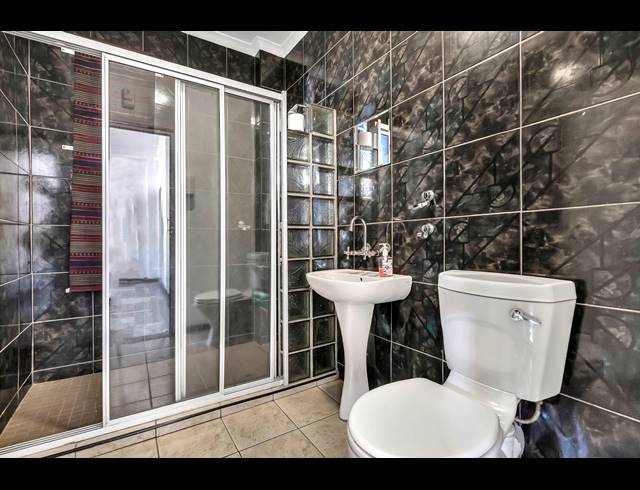 8 BEDROOM HOUSE FOR SALE IN WENDYWOOD